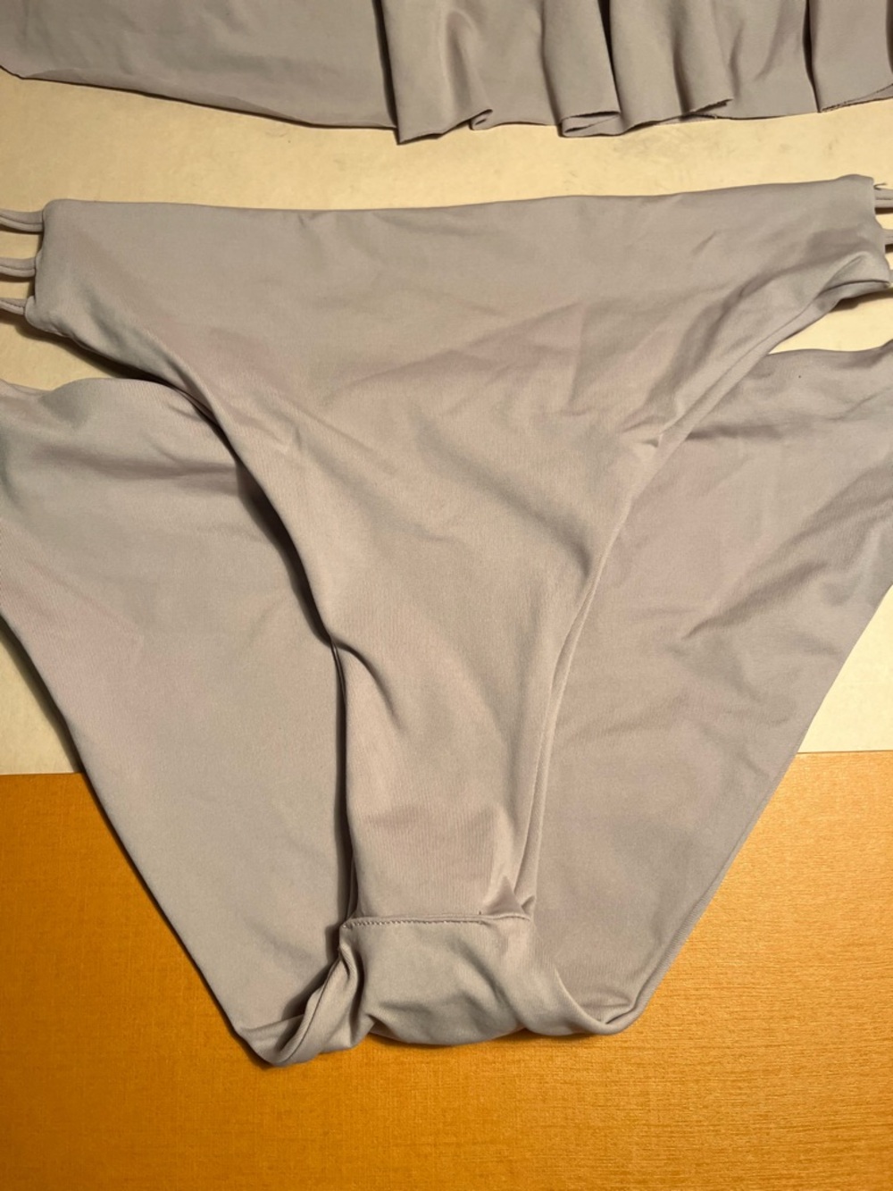 Off-Shoulder Ruffle Bikini Set in Light Taupe / L SPACE brand size M - Picture 3 of 3